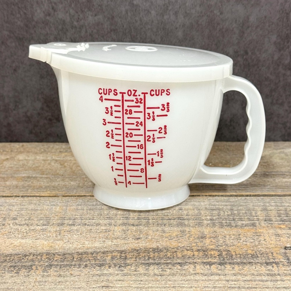 Vintage Tupperware 4 cup Measuring Cup Pitcher with spout and lid- 1977